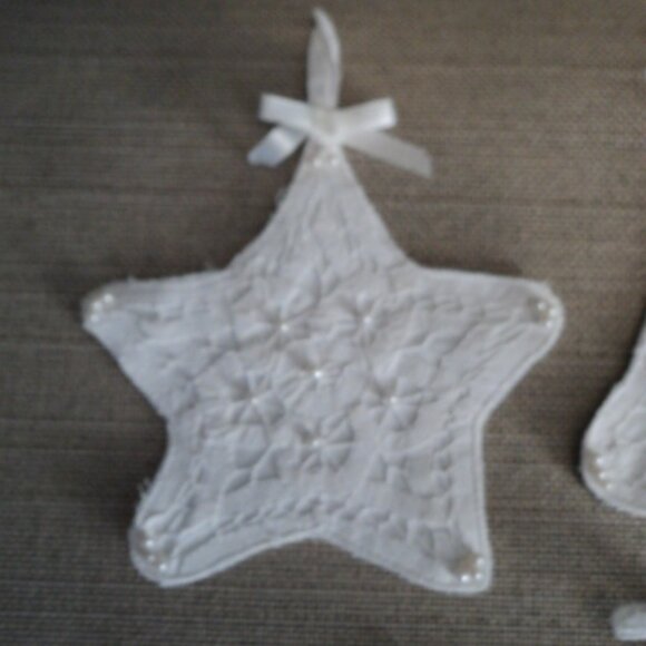 Battenburg Lace Christmas pearl ornaments~ lot of 5 - Picture 4 of 8